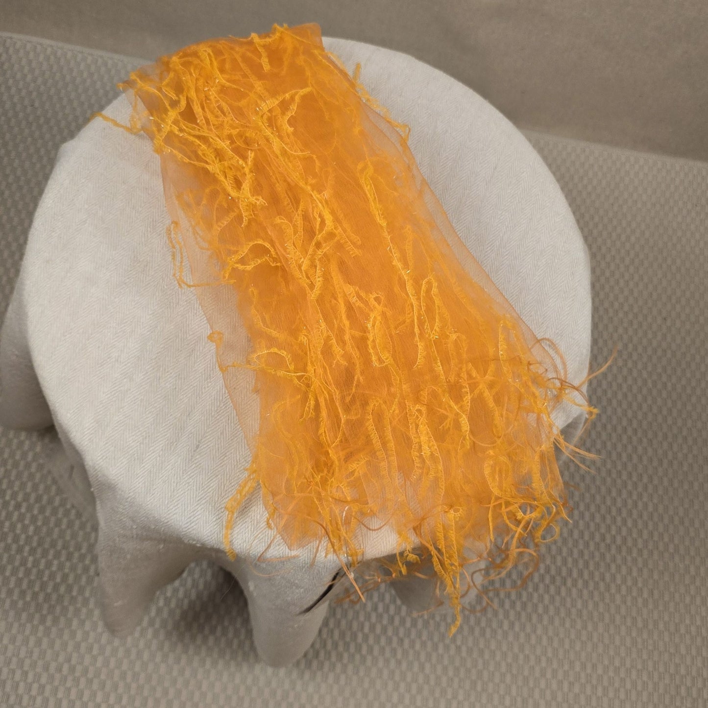 Vintage-Organza-Schal in leuchtendem Orange mit Fransenstruktur