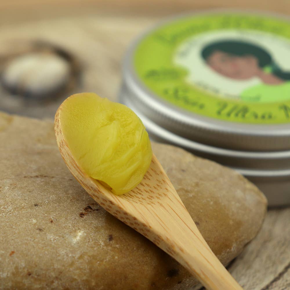 Natürliche Pflege mit Bio-Olivenbalsam von Oléanat – Anwendung auf Haut oder Lippen
