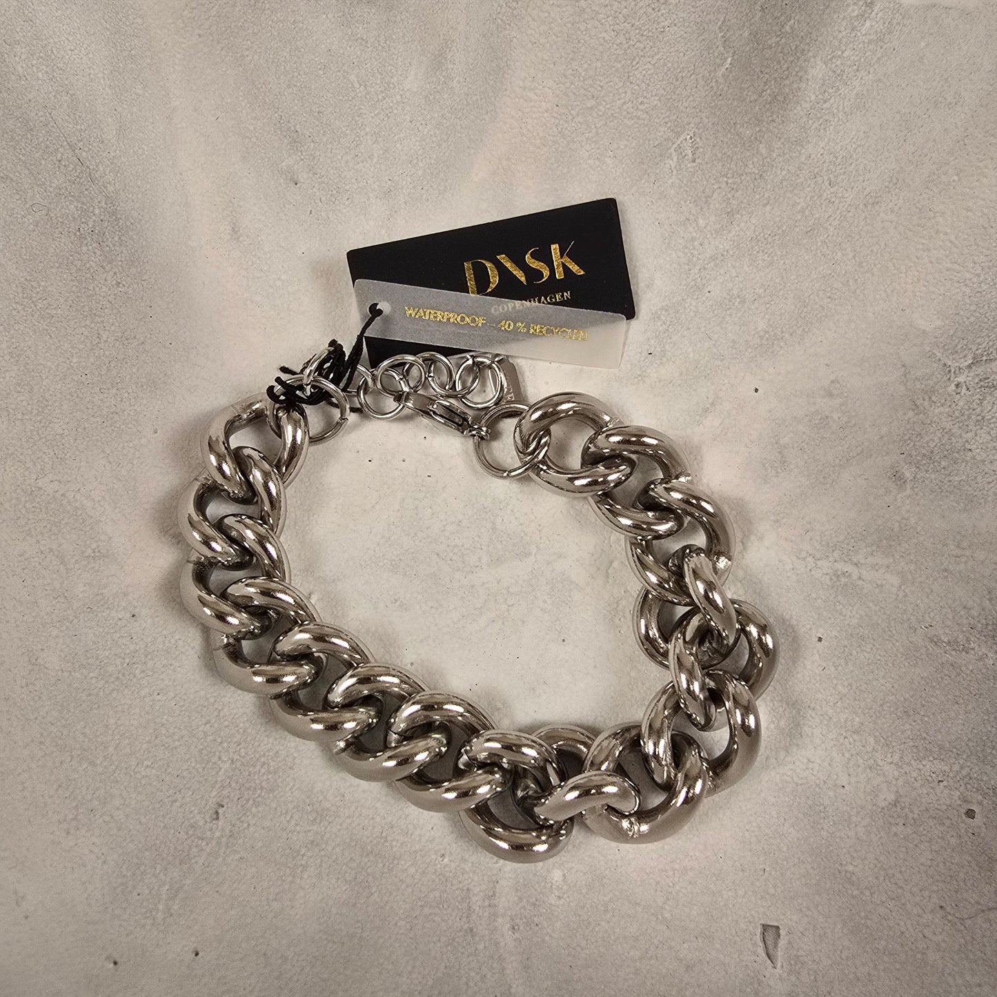 Silbernes Chunky-Gliederarmband von Dansk Copenhagen – breiter Look, verstellbar, aus recyceltem Material, waterproof