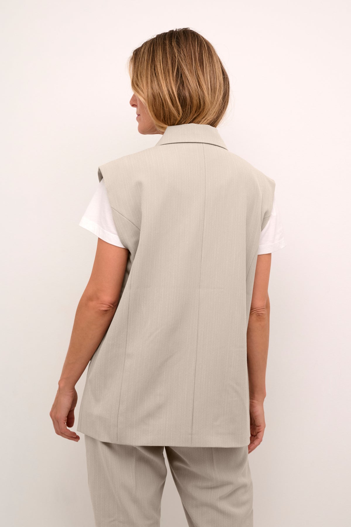 creamcrbarnywaistcoat1