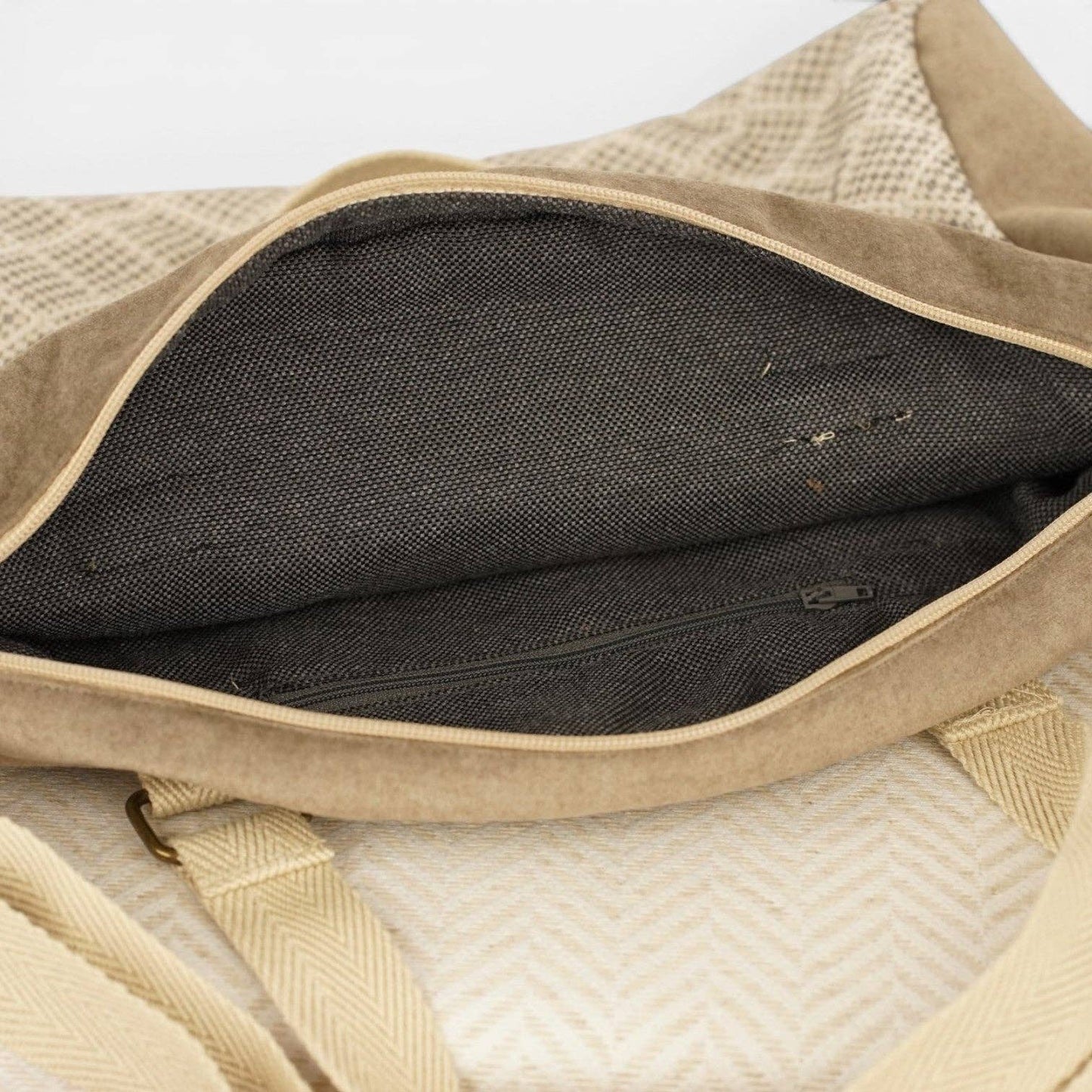 Mittelgroße De La Mur Pant Umhängetasche aus grau-beigem Jacquard