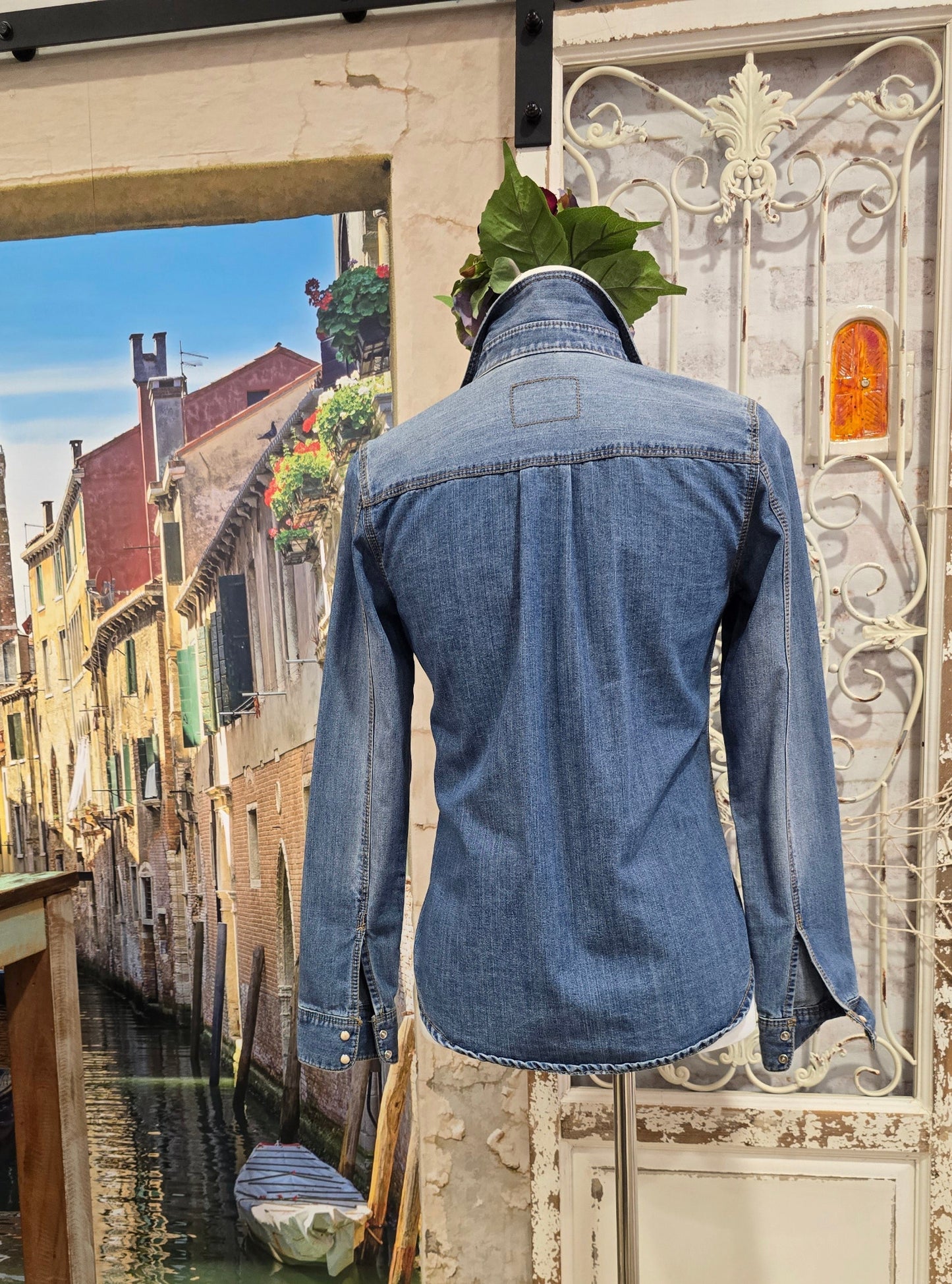 jeansblusemitstachelapplikationen_3