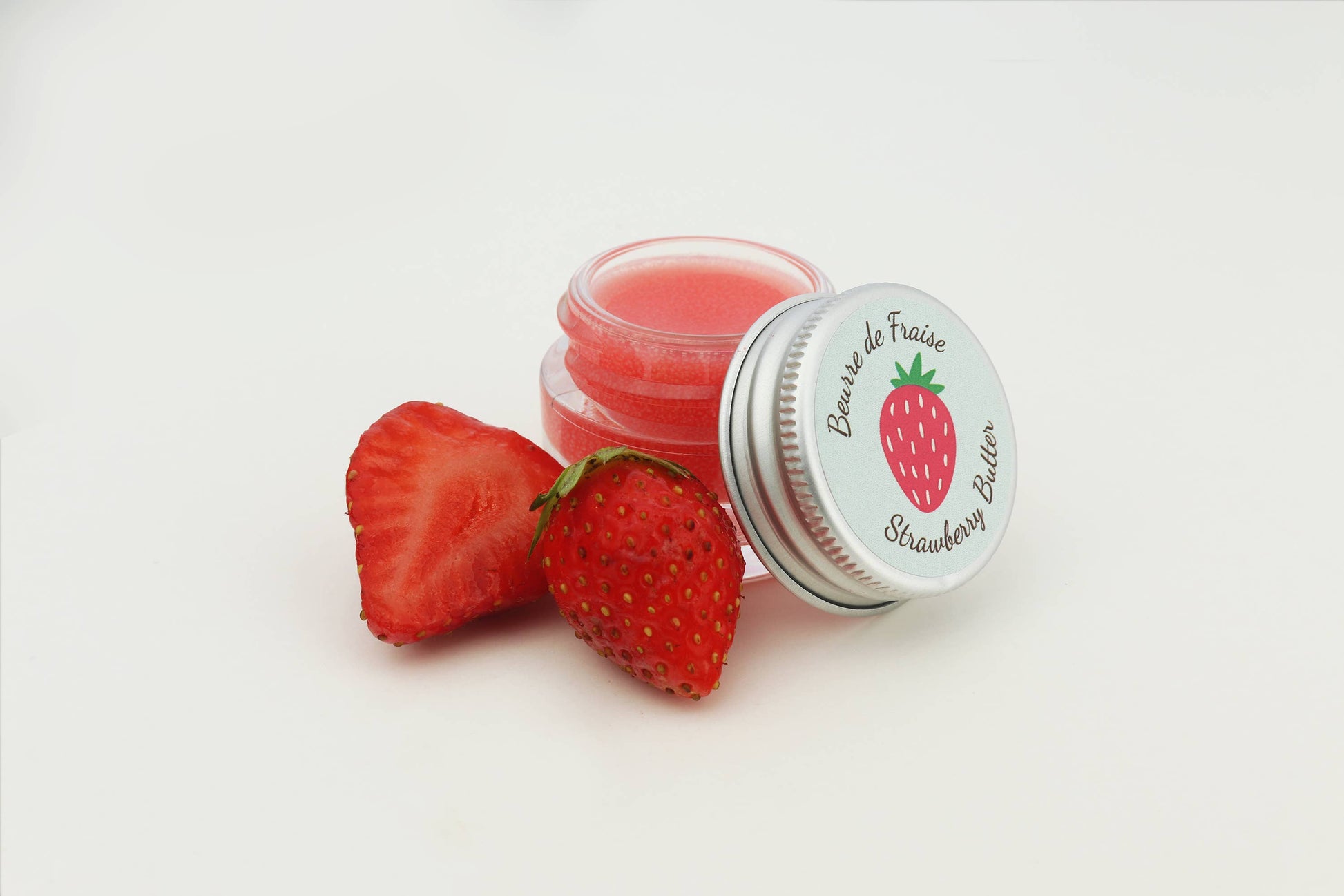 io-Balsam Set von Oléanat in Anwendung – natürliche Pflege für Gesicht und Körper