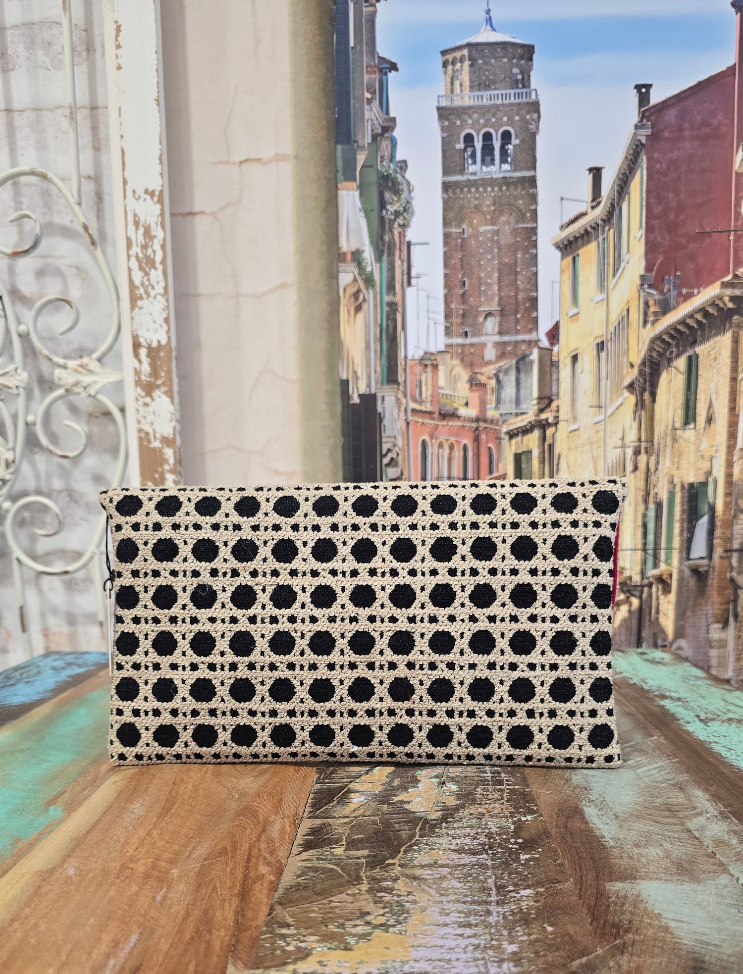 sorenaclutchharitesmadalena_1