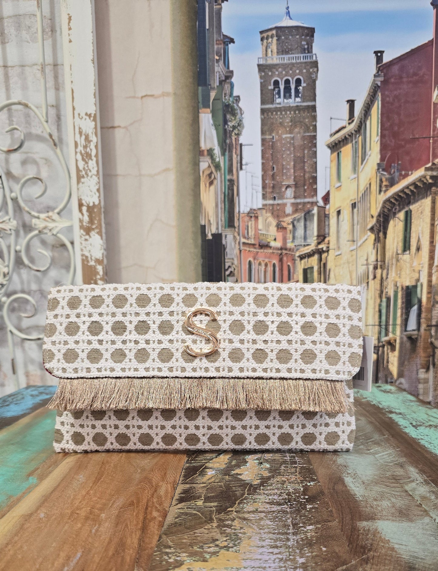 sorenaclutchharitespanarea_2