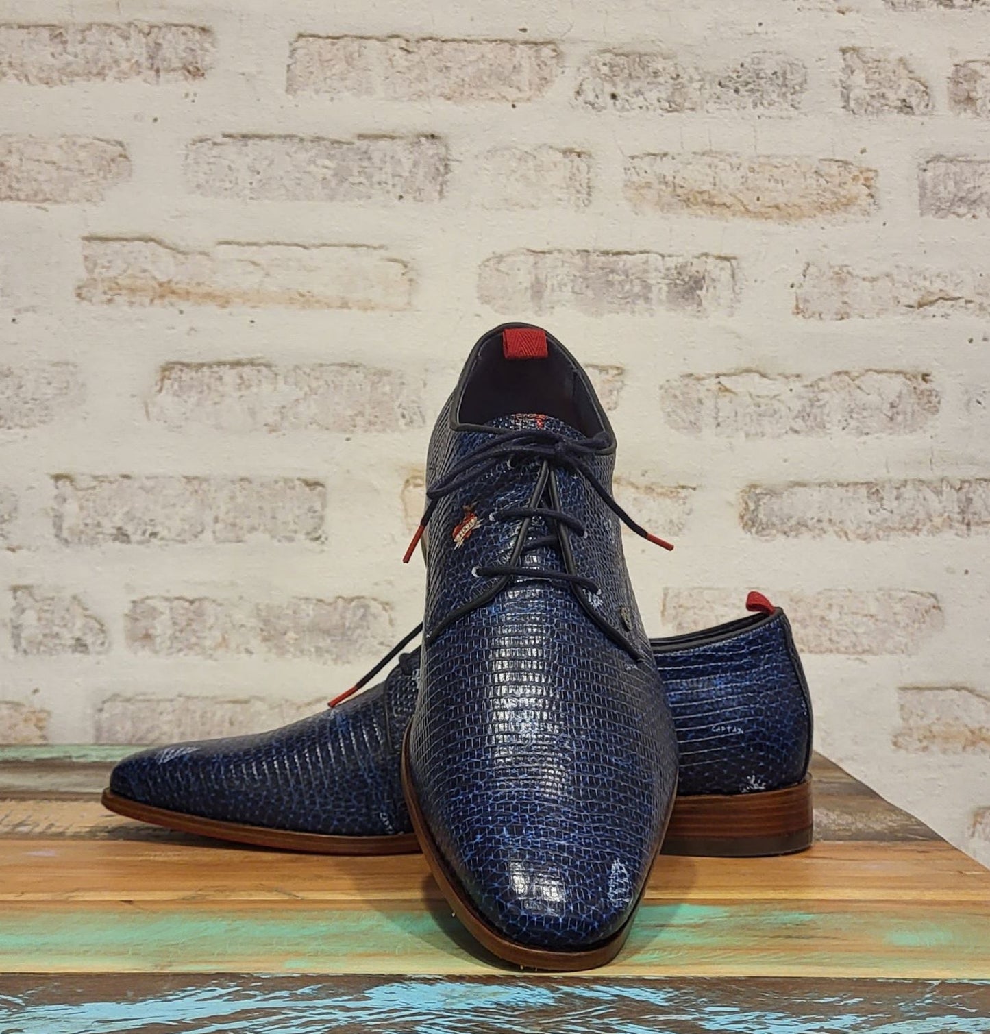 Rehab X Eleganter Business-Schuh