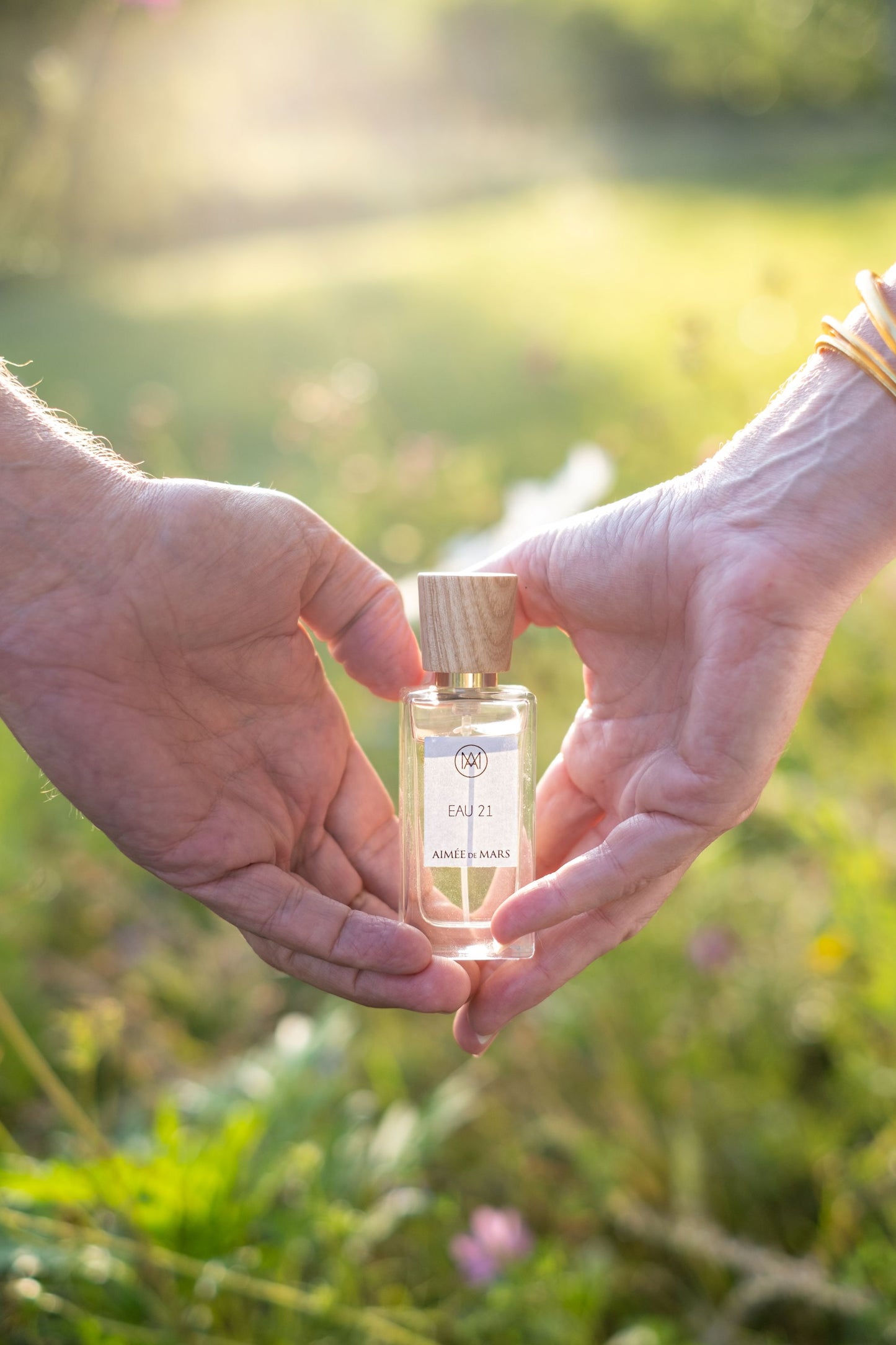 Natürliche Duftkomposition von Aimée de Mars Eau 21 – Symbolbild für Reinheit und natürliche Inhaltsstoffe
