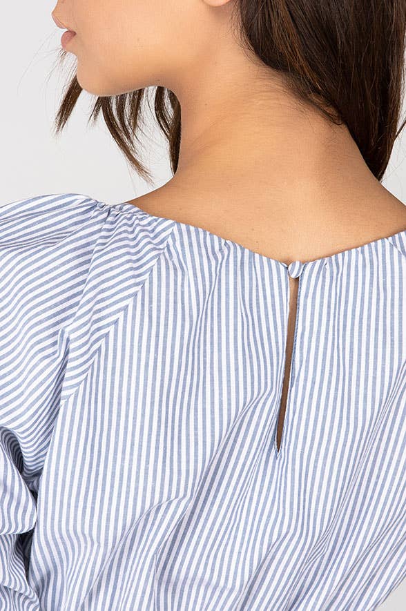 Detailansicht des gestreiften Baumwoll Crop Tops aus Öko-Tex Baumwolle