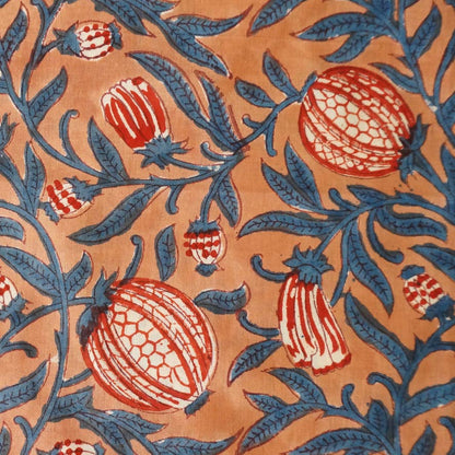 Detailansicht des Bio Augenkissens mit natürlicher Leinsamenfüllung und hochwertigem Baumwollbezug.