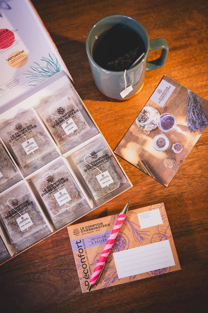 Bio-Kräutertee-Auswahlbox von Le Comptoir d’Herboristerie mit 48 Teebeuteln in 8 Sorten