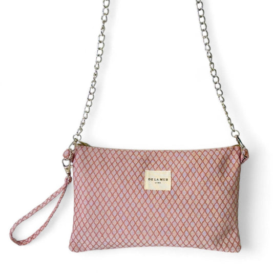 De La Mur Clutch Koma Tasche mit fein strukturierter Oberfläche in Rosé, Frontansicht