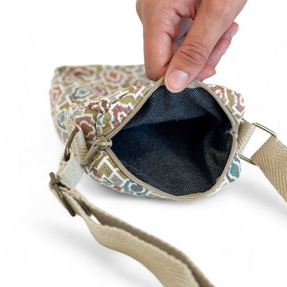 Innenansicht der De La Mur Crossbody Tasche Fine Pocket mit Reißverschluss