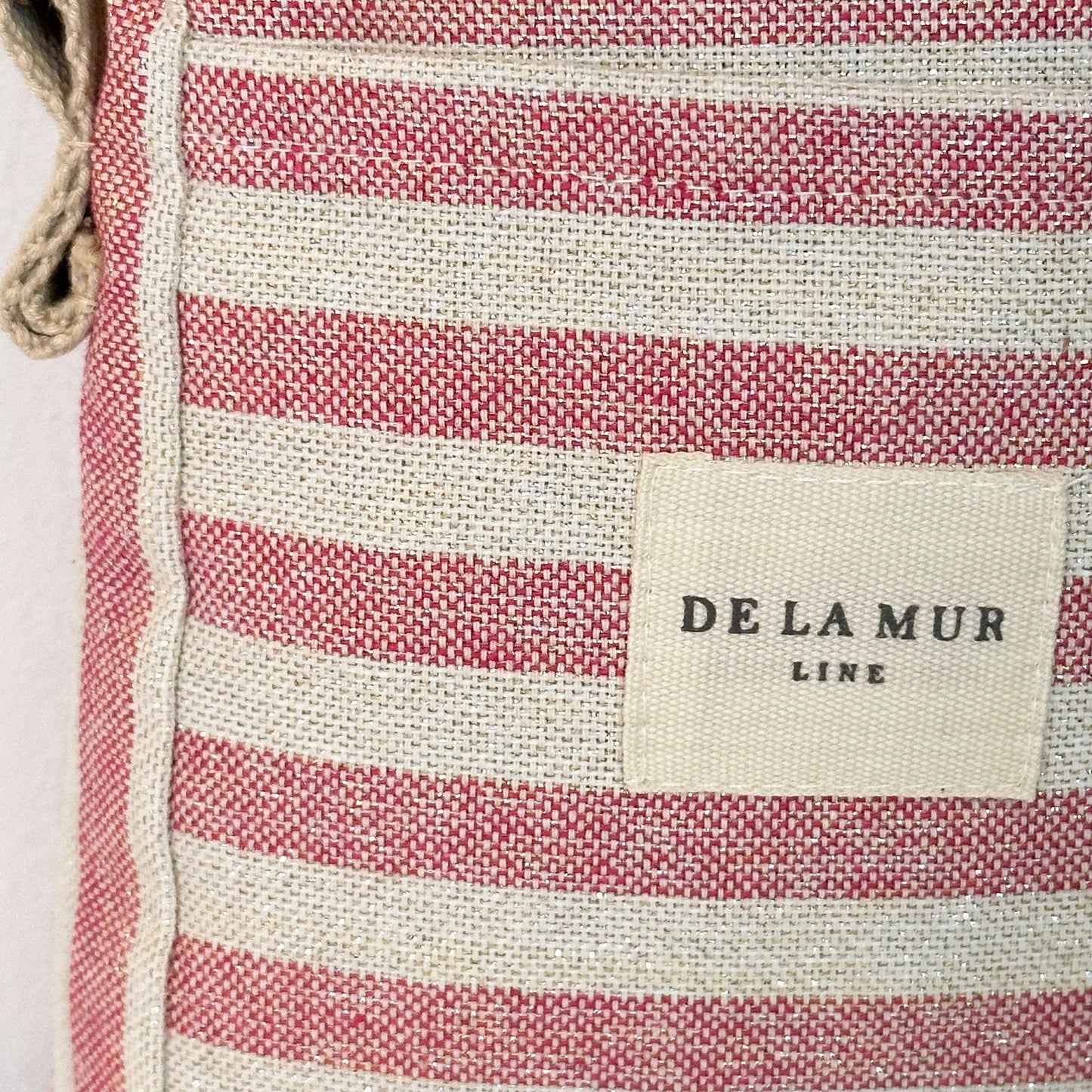 De La Mur Crossbody Tasche Rex, Detailaufnahme des Streifenstoffs