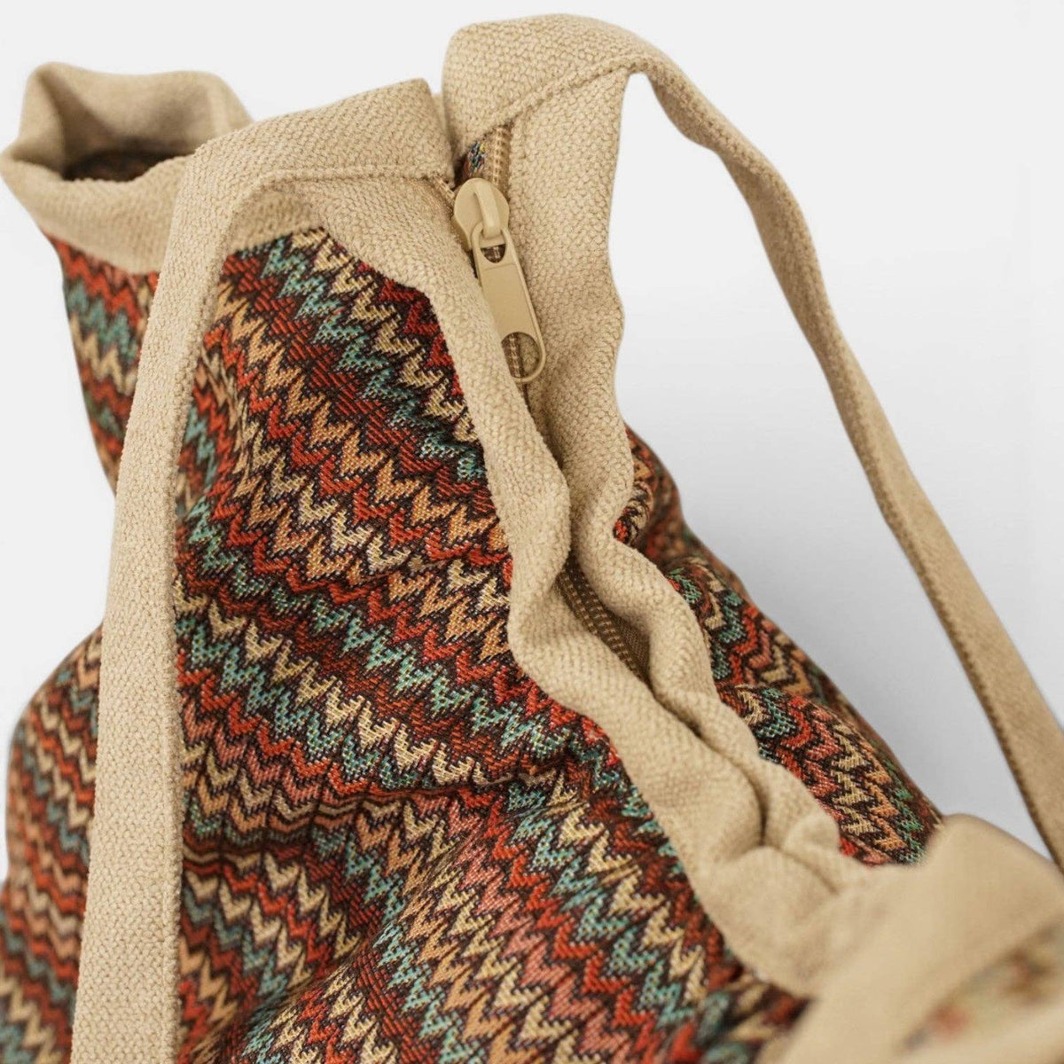 De La Mur Fron Paspeltasche aus geometrischem Jacquard