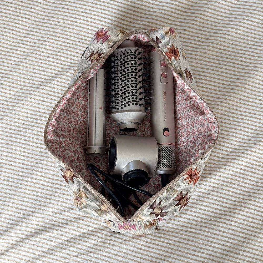 Gefütterte De La Mur Kosmetiktasche Royal mit Stylinggeräten