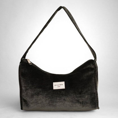 De La Mur Party-Schultertasche aus glänzendem schwarzem Samt
