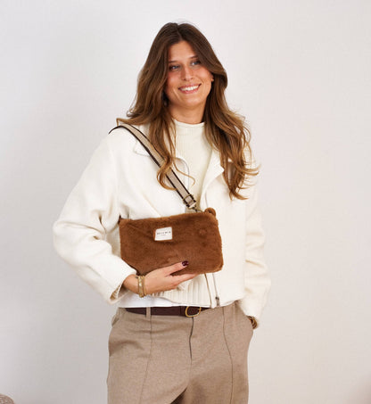De La Mur Pile Clutch in Braun