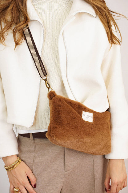 De La Mur Pile Clutch in Braun