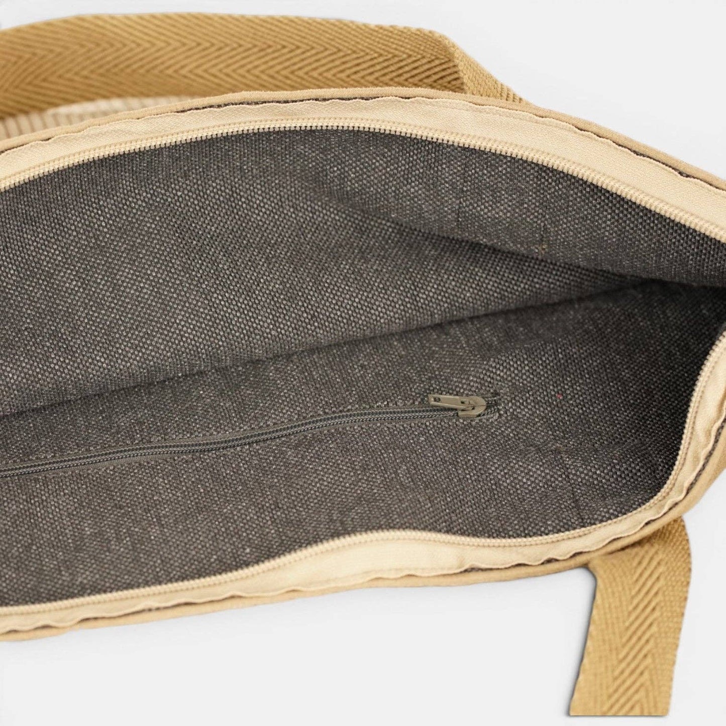 Große De La Mur Toast Tasche in Braun
