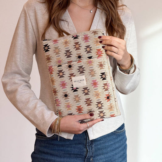 De La Mur Royal Laptop-Hülle 16 Zoll mit geometrischem Muster in Beige, Rosa, Orange und Schwarz
