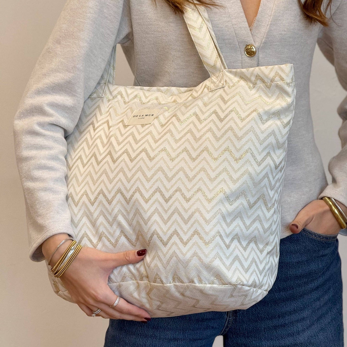 De La Mur Astro Shopper mit Zickzackmuster in Creme, Gold und Naturtönen