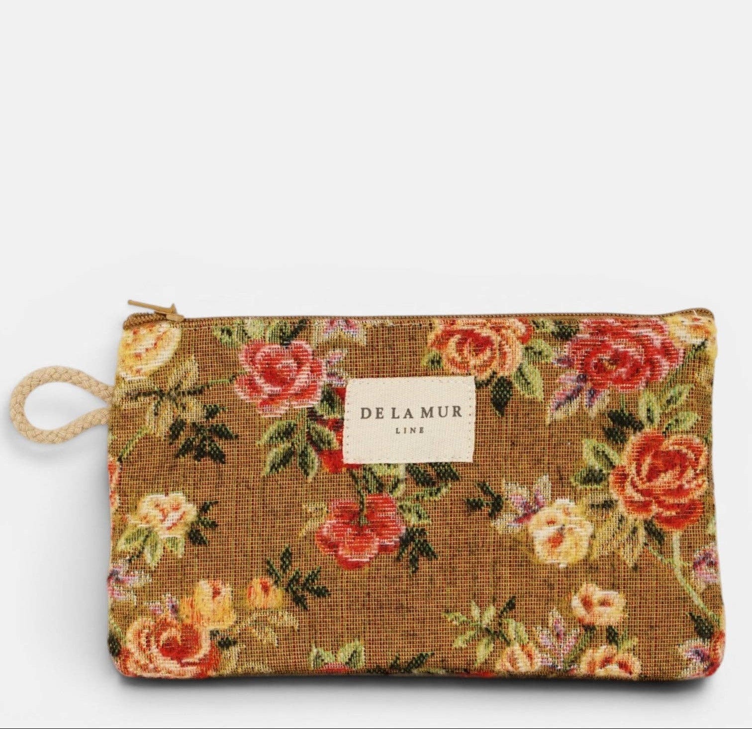 Mini-Kosmetiktasche Esme von De La Mur mit floralem Muster in Rot und Gelb auf senffarbenem Grund
