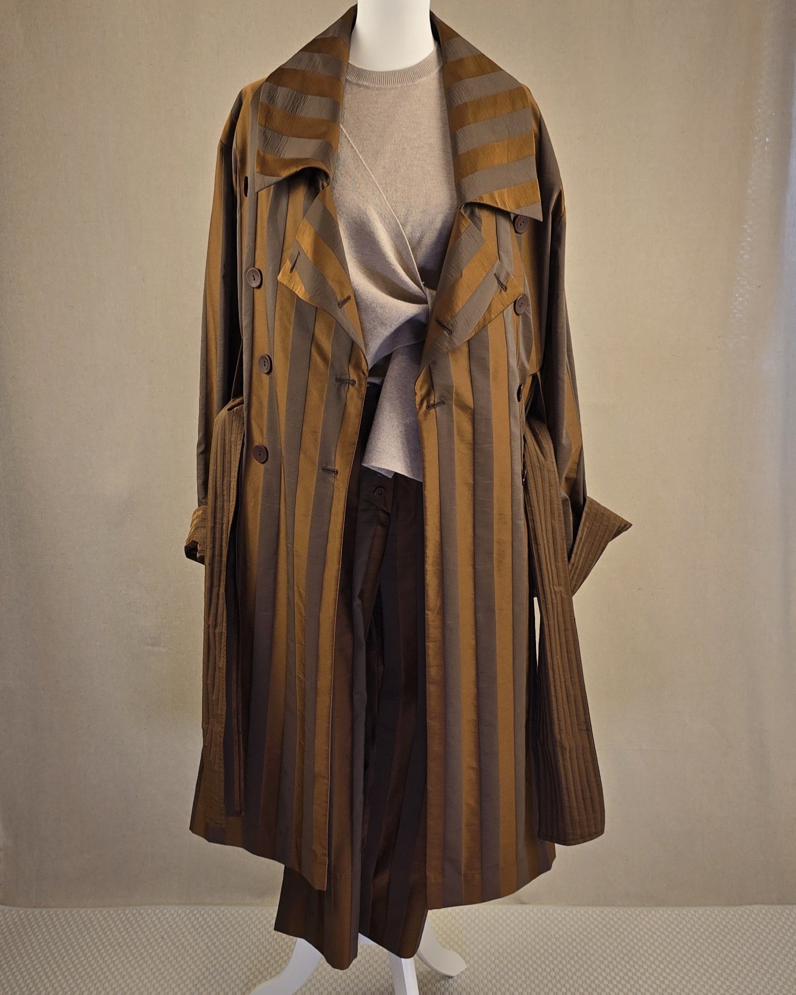 InWear Pullover in Beige mit Schleifendetail vorne – eleganter Strick für vielseitige Looks look mit sonja marohn set vintage