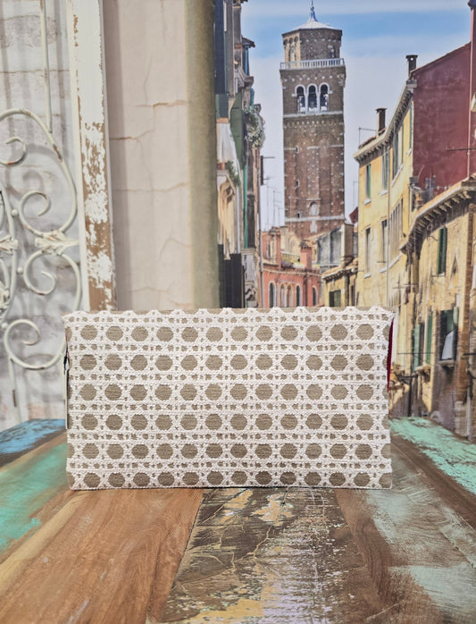 sorenaclutchharitespanarea_1