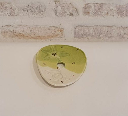    geppetto-keramik-seifenschale-gruen-hinten